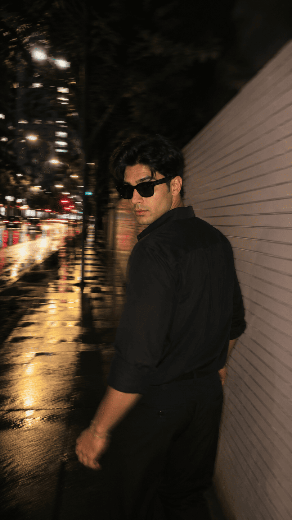 Candid Night Flash AI Photo Prompt 2 example generated using ChatGPT by Tech Upkar